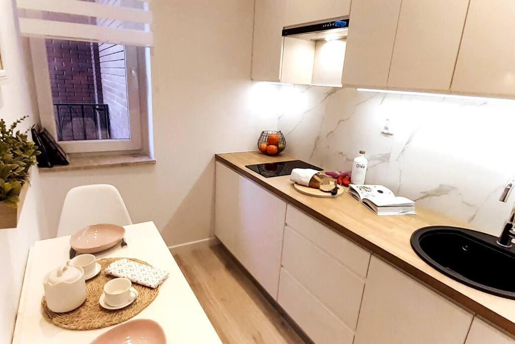 Rondo Onz Metro, Krochmalna 32A Street Varsovie Extérieur photo